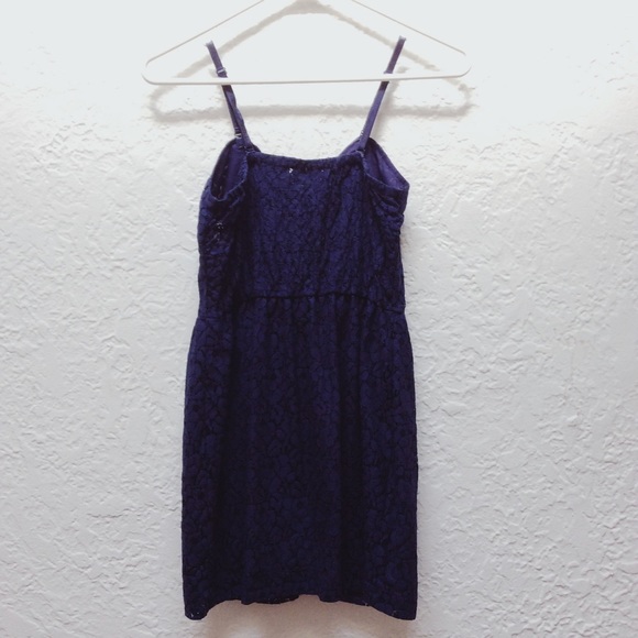 Floral Lace Dress with Front Zipper - Picture 3 of 4