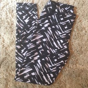 Patterned Athletic Yoga Leggings