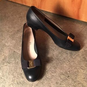 Salvatore Ferragamo Varna Bow Heel Navy Gold Italy