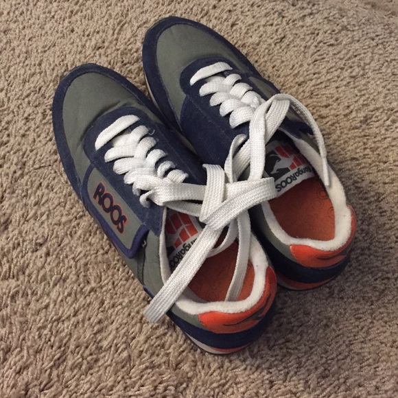 Kangaroos sneakers olive green, orange, navy 7M