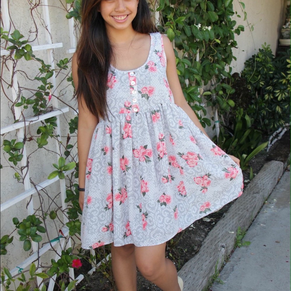 Cute Floral dress great for spring/summer
