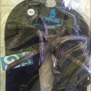Teva olowahu thongs/flip flops