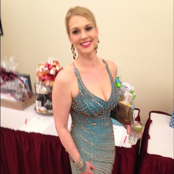 Meet your Posher, Sara - Picture 4 of 4