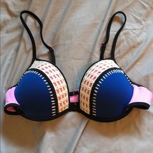 Victoria's Secret fabulous crochet bikini top 34c