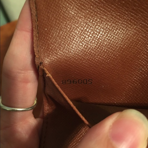 Louis Vuitton Wallet - Picture 4 of 4