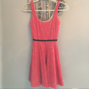 Lovely lace dress! Has only been worn 1 time!