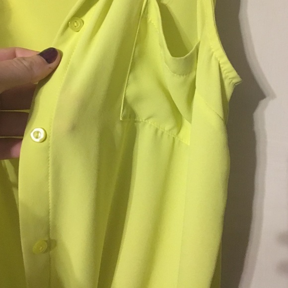 Bright green/yellow button down tank - Picture 4 of 4
