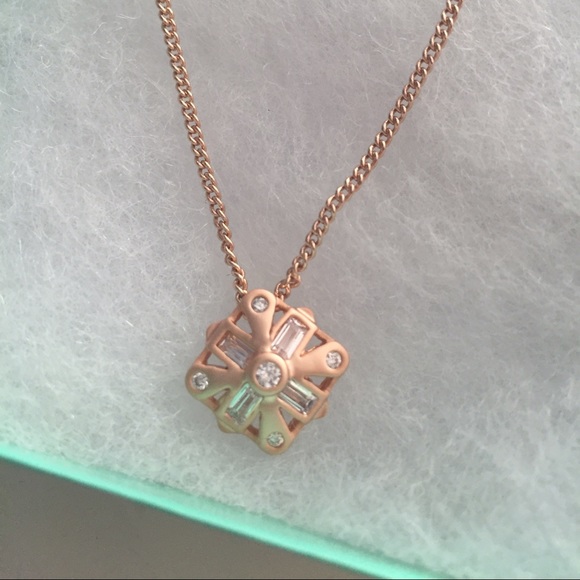 Brand new Kendra Scott rose gold necklace