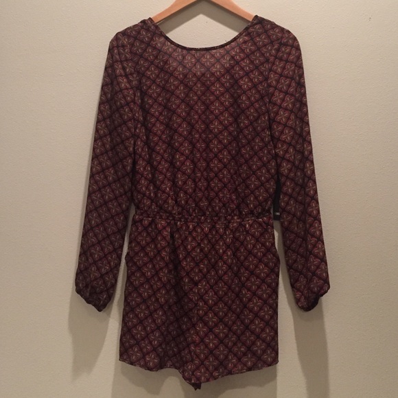 Brand new romper , perfect print for fall🍂