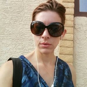 Meet your Posher, Abri