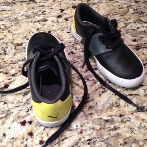 Toddler Boys Puma dress shoes sz.11 in EUC