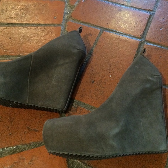 ❌Donated❌ Suede Wedges - Picture 3 of 4
