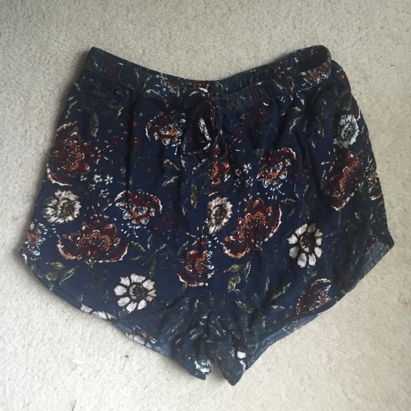 Floral High Waisted Soft Shorts - Picture 1 of 4