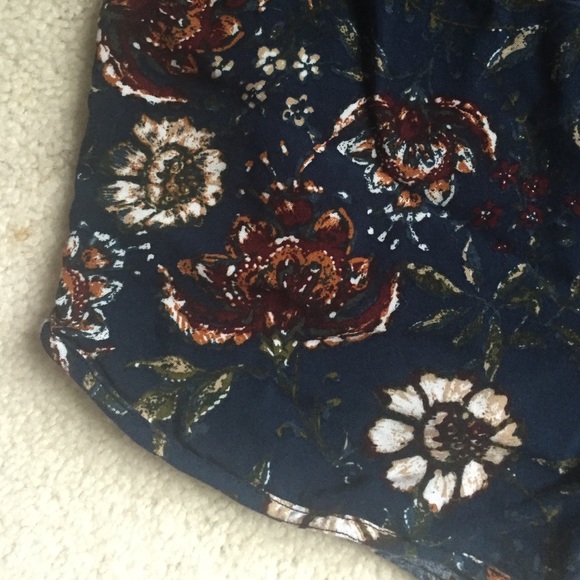 Floral High Waisted Soft Shorts - Picture 3 of 4