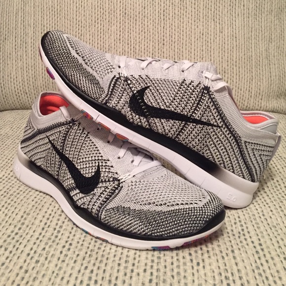Nike Shoes - NEW! Nike Free TR Flyknit