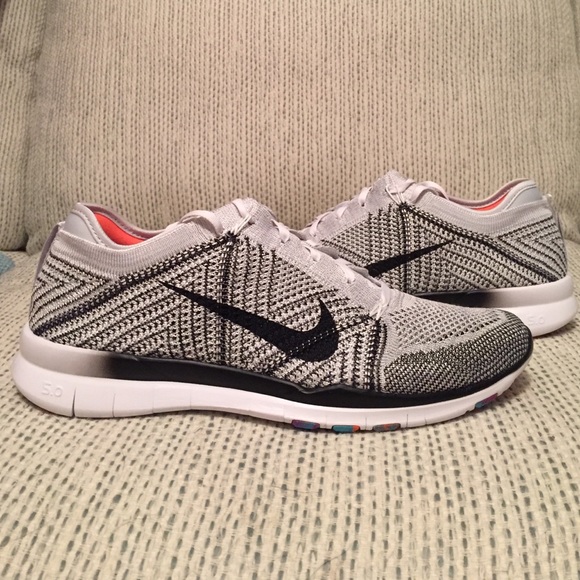 NEW! Nike Free TR Flyknit - Picture 4 of 4