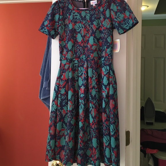 Lularoe Amelia