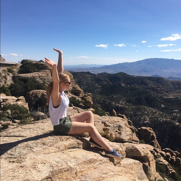 Meet your Posher, Katie - Picture 2 of 5