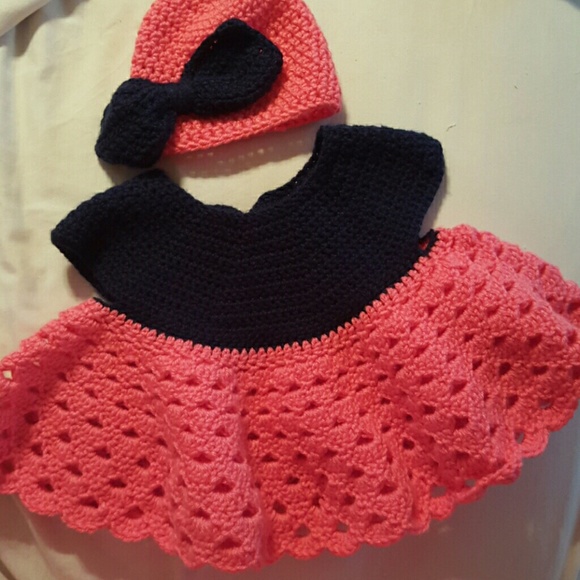 Beautiful, hand crocheted dress with matching hat - Picture 1 of 4
