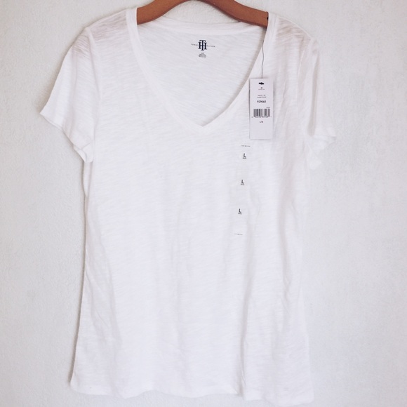 Tommy Hilfiger Classic White Tee - Picture 2 of 4
