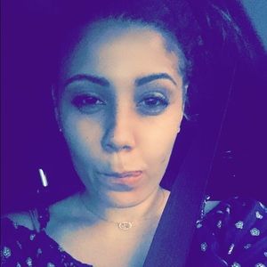 Meet your Posher, Latosha
