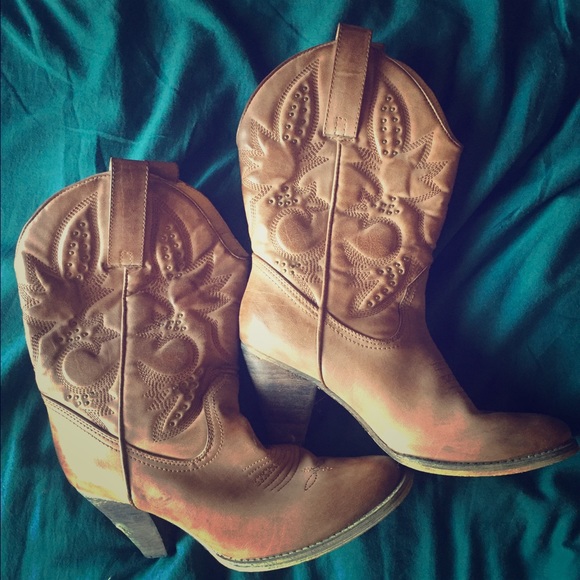 Shoes - Cowgirl boots