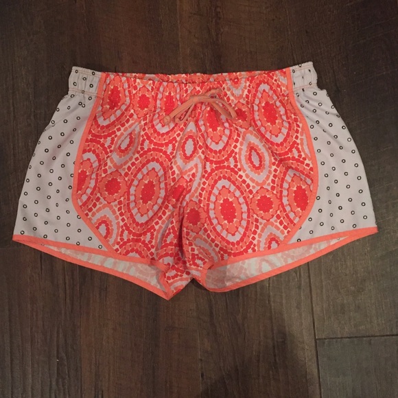 Aerie pattern running shorts