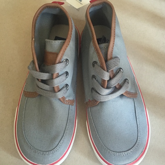 Brand new GAP SHOES TODDLER 11. FIRM ON PRICE