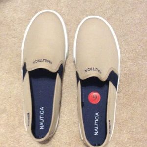 Boys Nautica slip on loafers size 6
