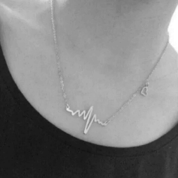 Heartbeat Necklace - Picture 3 of 4