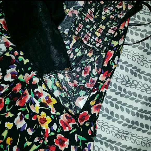 Xs Material Girl Black Floral Romper - Picture 2 of 4