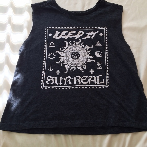 "Keep it surreal" sleeveless shirt