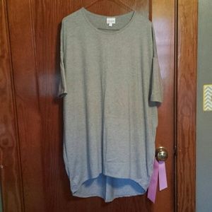 Gray half-sleeve shirt