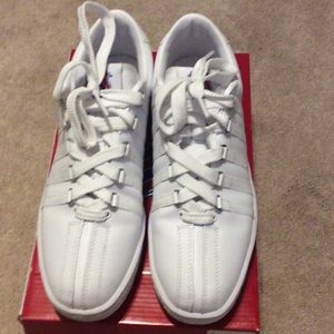 K-Swiss classic low tennis shoes boys size 6