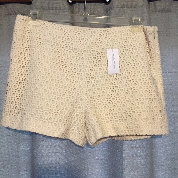 NWT Banana Republic Cream Lace Shorts SZ 14