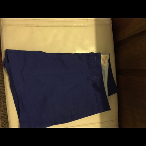 Shorts - Picture 3 of 3