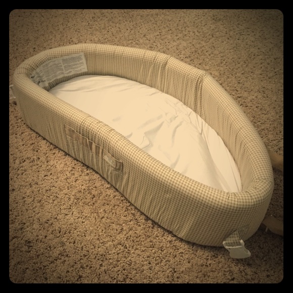 Luly Boo portable infant Lounge