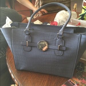 Meet your Posher, Lina