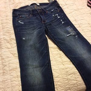 BRAND NEW Abercrombie and Fitch skinny jeans.
