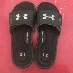 Under Armor 4D Foam slides! 💕
