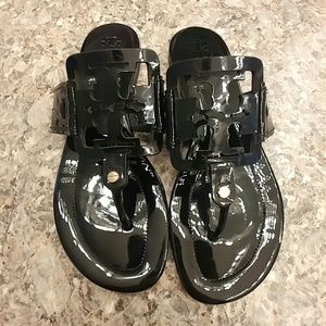 Tory burch square logo sandal