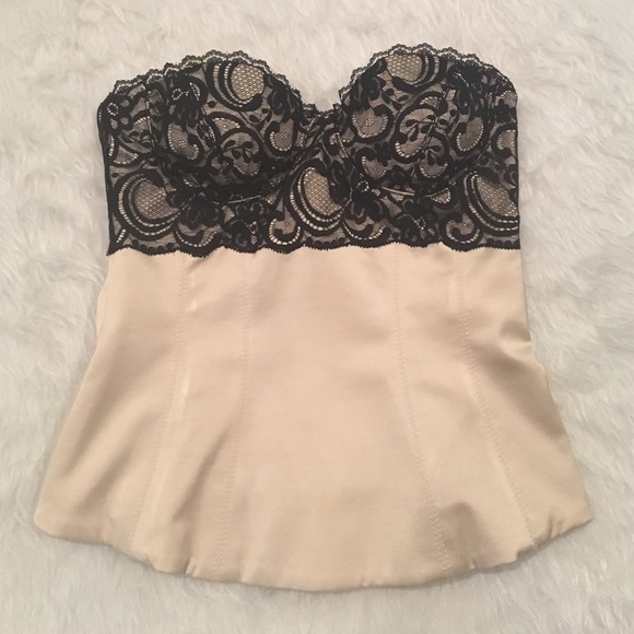 ✨PRICE DROP✨BEBE Lace Sweetheart Corset Top