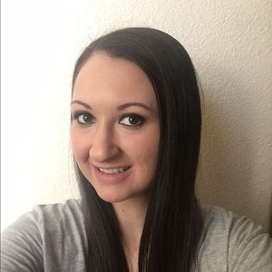 Meet your Posher, Alexandra