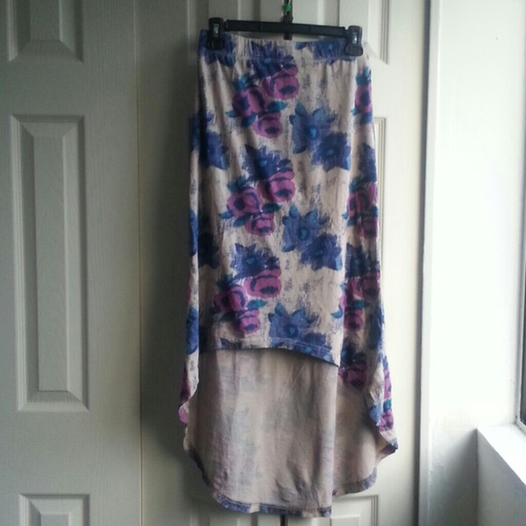 Hi low skirt - Picture 1 of 3