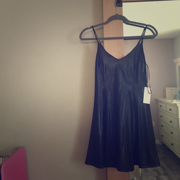 ASTR BLACK DRESS - Picture 1 of 4