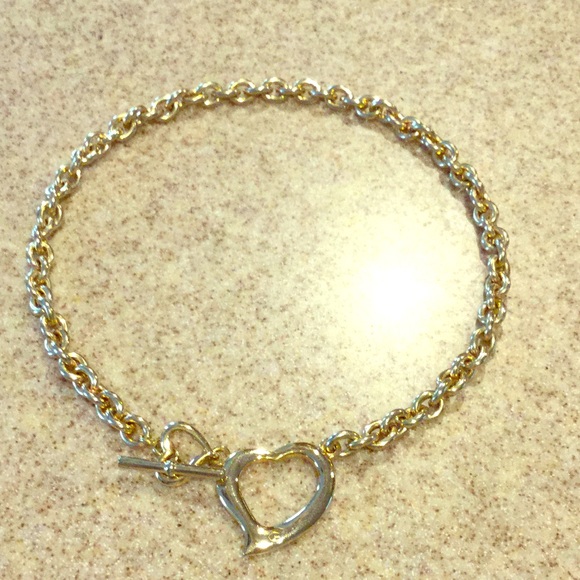 GUESS Toggle Choker