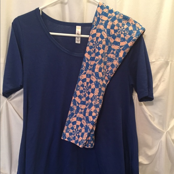 Cute LuLaRoe size small perfect T and OS leggings
