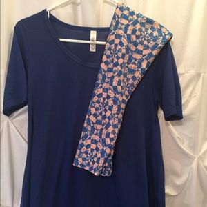 Cute LuLaRoe size small perfect T and OS leggings