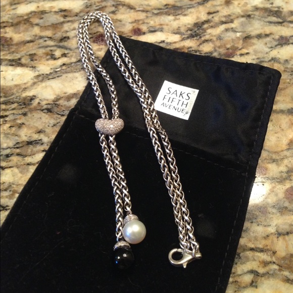 Pearl, onyx and diamond Necklace