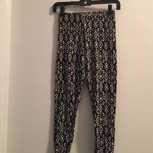 Tribal pattern leggings